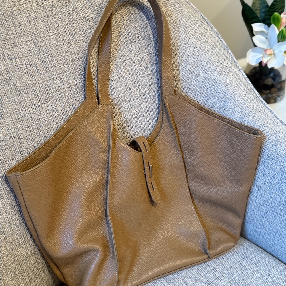 Chic Brown Leather Tote Bag